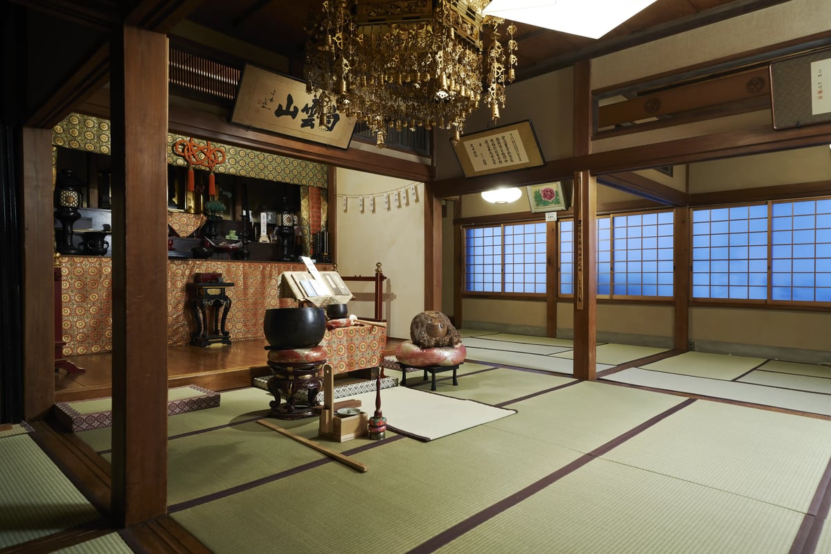 The tatami room, empty and quiet