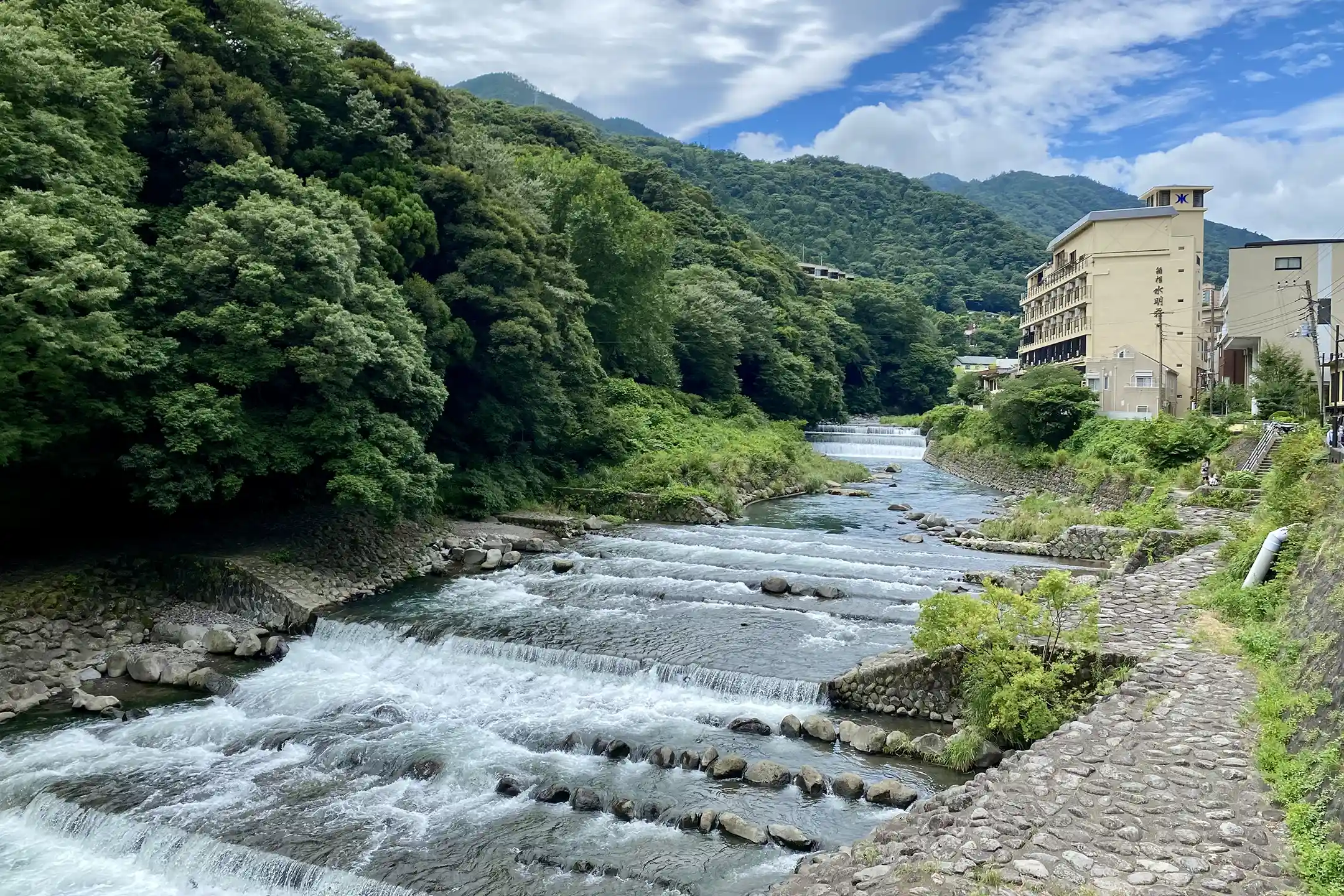 Complete Guide to Hatsuhana | A Stay That Designs “Quiet” with Open-Air Hot Spring Baths in Every Room